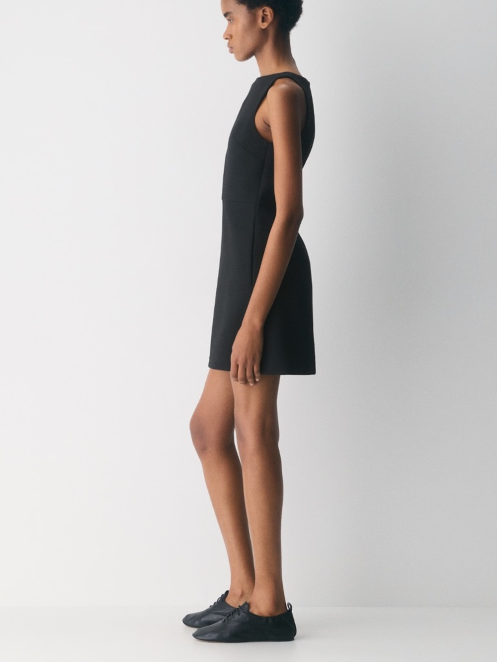 Aritzia Bond Dress - Picture 3 of 7